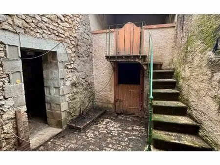 maison saint-savin 79.3 m² t-3 à vendre  33 000 €