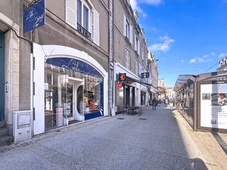 location locaux professionnels 61 m² à le mans (72000)  nan €