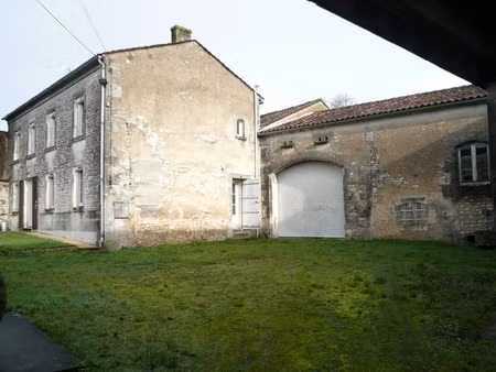 ⚜ segonzac a vendre  petit corps de ferme  maison en pierre ⚜