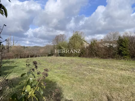 terrain constructible de 1257m2 - saint michel de montaigne