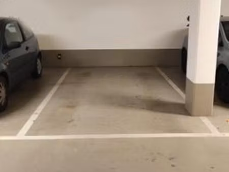 place de parking à vendre (résidence sécurisée)