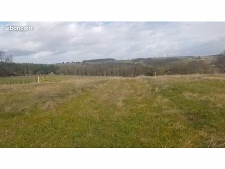 terrain 590 m² croignon