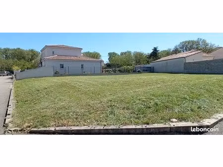 terrain 614m² 26780 chateauneuf du rhone