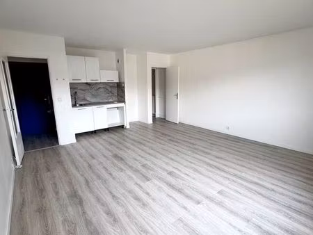 studio lumineux 34 m² – 5 min à pied du rer c – cave