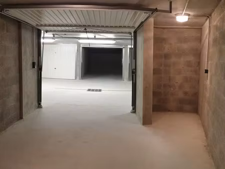 garage 17 m² avec electricité - proche annecy nord et hôpital
