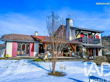 maison 6 pièces 198 m²