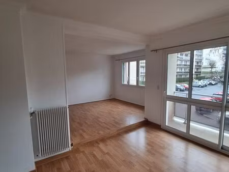loue appartement 4 pièces 65m²