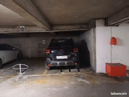 place de parking à louer