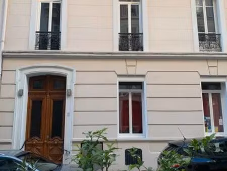 a louer cave toulon hyper centre - place de la libération