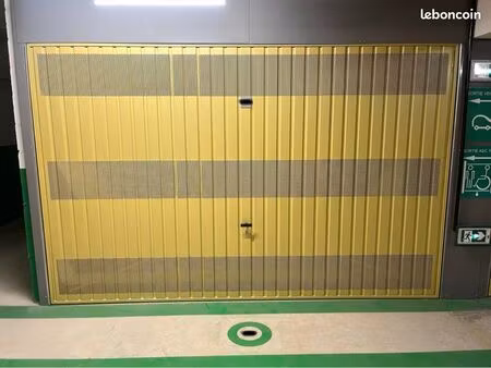 grand garage neuf juan les pins