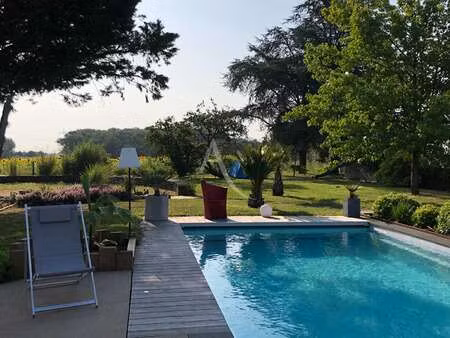 location maison piscine à bellevigne-en-layon (49380) : à louer piscine / 211m² bellevigne