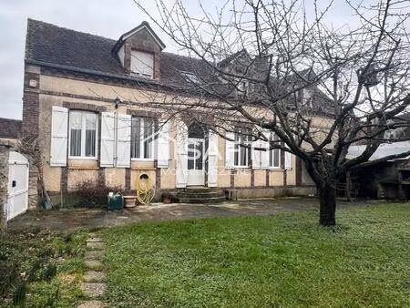 très belles rénovations sur ce corps de ferme! grandes dépendances pour artisans également