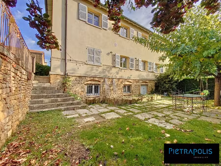 maison dans ancien cuvage avec jardin