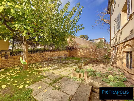 ancien cuvage avec jardin