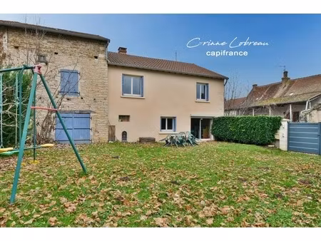 a vendre  ensemble immobilier près de taizé