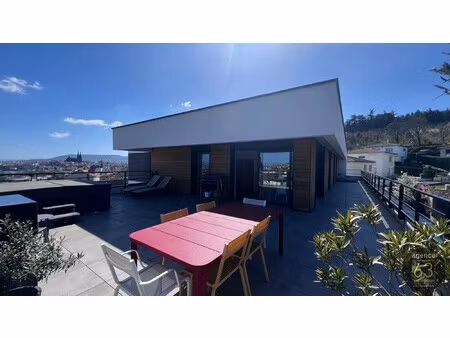 superbe appartement t4 de 105 m2  5ème et dernier étage  terra