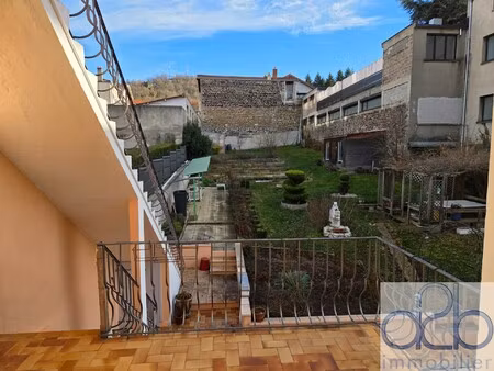 le puy  f3 avec terrasse et garage