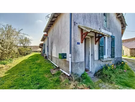 maison à rénover avec dépendances et jardin