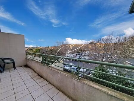 appartement t2 35 m² terrasse et parking