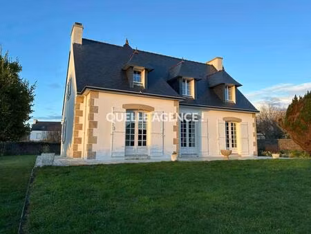 maison 8 pièces de 141 m2 à plouhinec