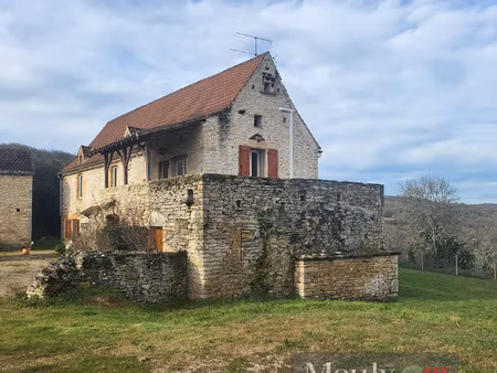 jolie ferme renovee sur les hauteurs d'un charmant village