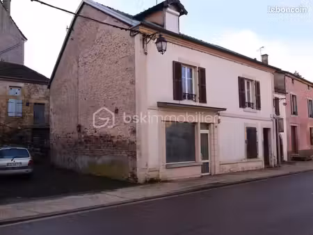 immeuble 5 pièces 150 m²
