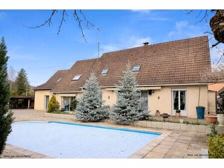 maison de caractère 250 m²   10 pièces sur terrain 1000 m² à joigny