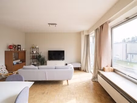 ruim  lichtrijk appartement (115m²) in sint-amandsberg.