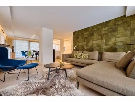 knap gerenoveerde woning op ruim perceel in een bosrijke omgeving te beringen.