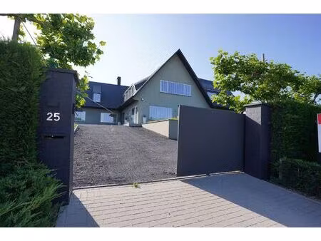 grote gezinseigendom met 5 slpk - bureel - zwembad!