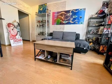 studio 1 pièce 27 m²