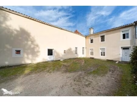 immeuble 215 m² montendre