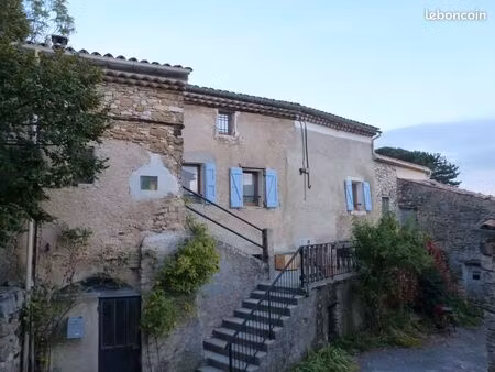 location t3 dans maison de village