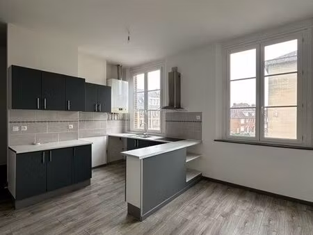 appartement 2 pièces – 60 m² – proche centre-ville / cathédrale