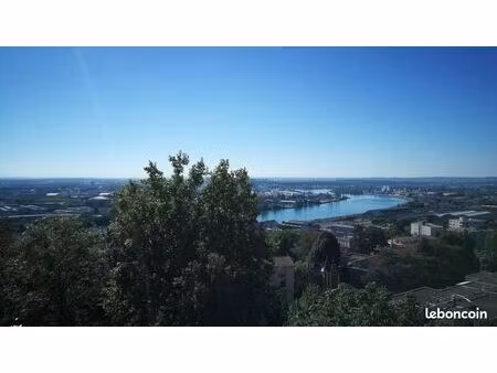 t3 65m2 proche confluence avec vue imprenable sur lyon