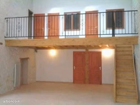 590 charges comprises maison de village 112 m²