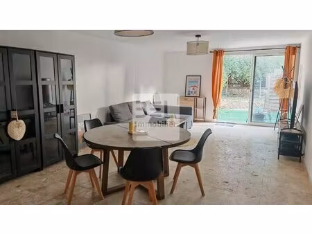 appartement moderne rénové- t3 rdc cairanne-terrasse privative
