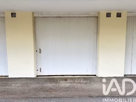 vente garage undefined m²