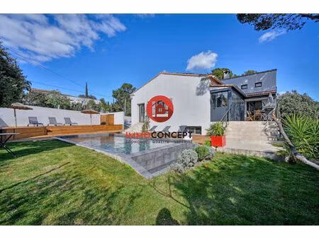 vente maison 8 pièces 206 m² villeneuve-lès-avignon (30400)