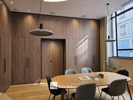 a louer - bureaux en rez-de-chaussée dans hotel particulier - lyon 6ème