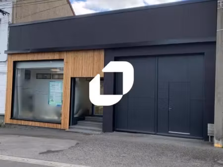 a louer  locaux renoves en 2022 idealement places