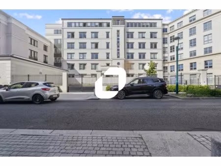 location bureau chessy 77700