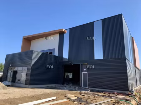 bâtiment indépendant de 1 775 m² à vendre à bondoufle (91)