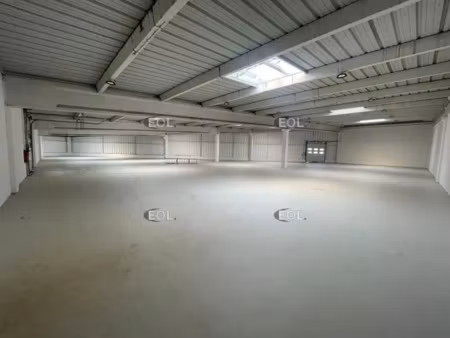 a vendre - local d'activité à 1 245 m² à coignères (78)