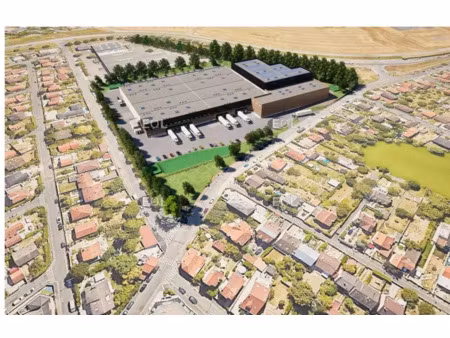 à louer entrepôt de 4 700 m² à orly (94)