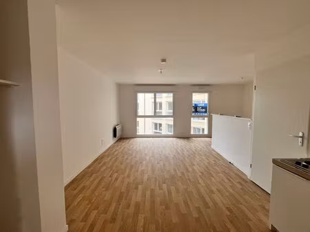 t1 bis neuf à maromme demi lune