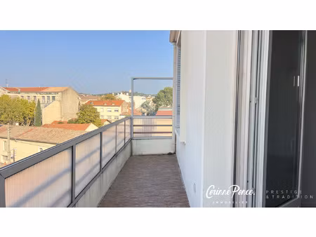 nimes centre ville proximite gare et arenes 75m2 terrasse 13