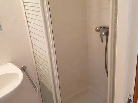 location appartement 1 pièce 25 m² à marseille 6 (13006)