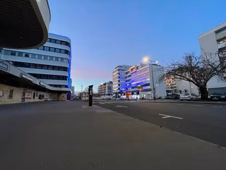 location commerce 400 m² à tours (37000)