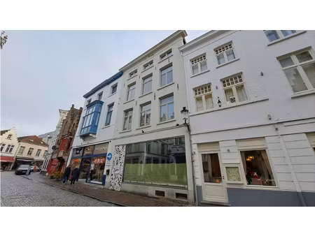 commercieel te koop in brugge met 2 slaapkamers